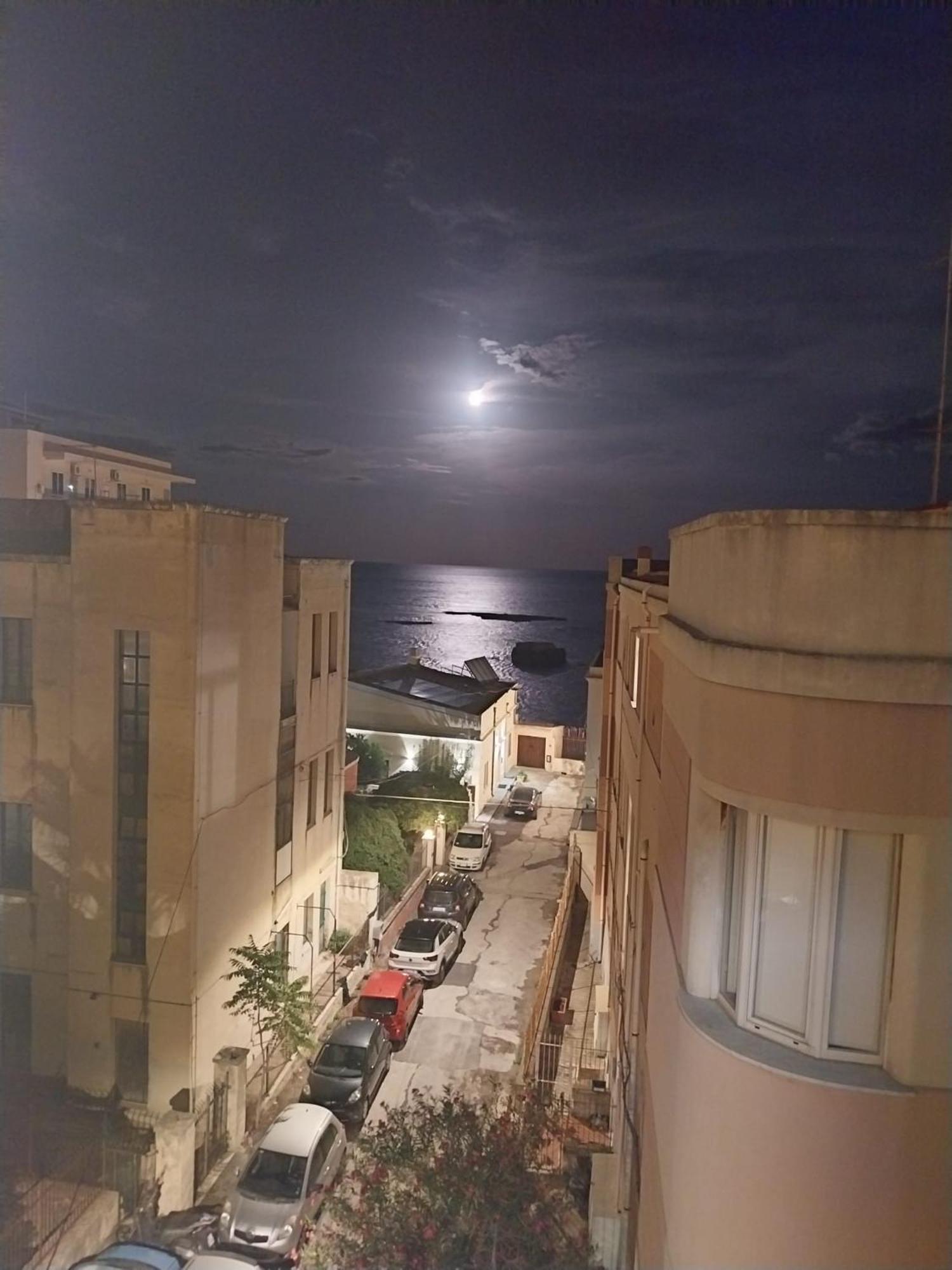 Sea View Apartment Syracuse Buitenkant foto